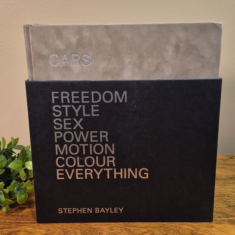 HARDCOVER COFFEE TABLE BOOK 'Cars Freedom Style Power Motion Colour Everything'